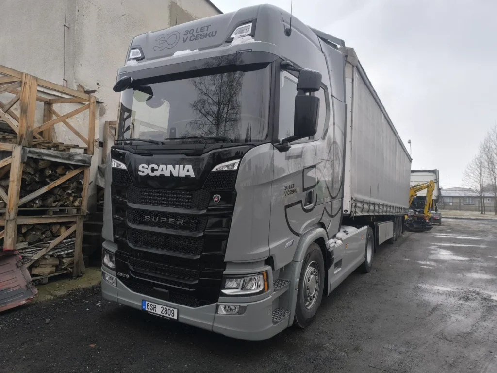 Vnitrostátní a mezinárodní autodoprava | ABURA Plus , spol. s.r.o.